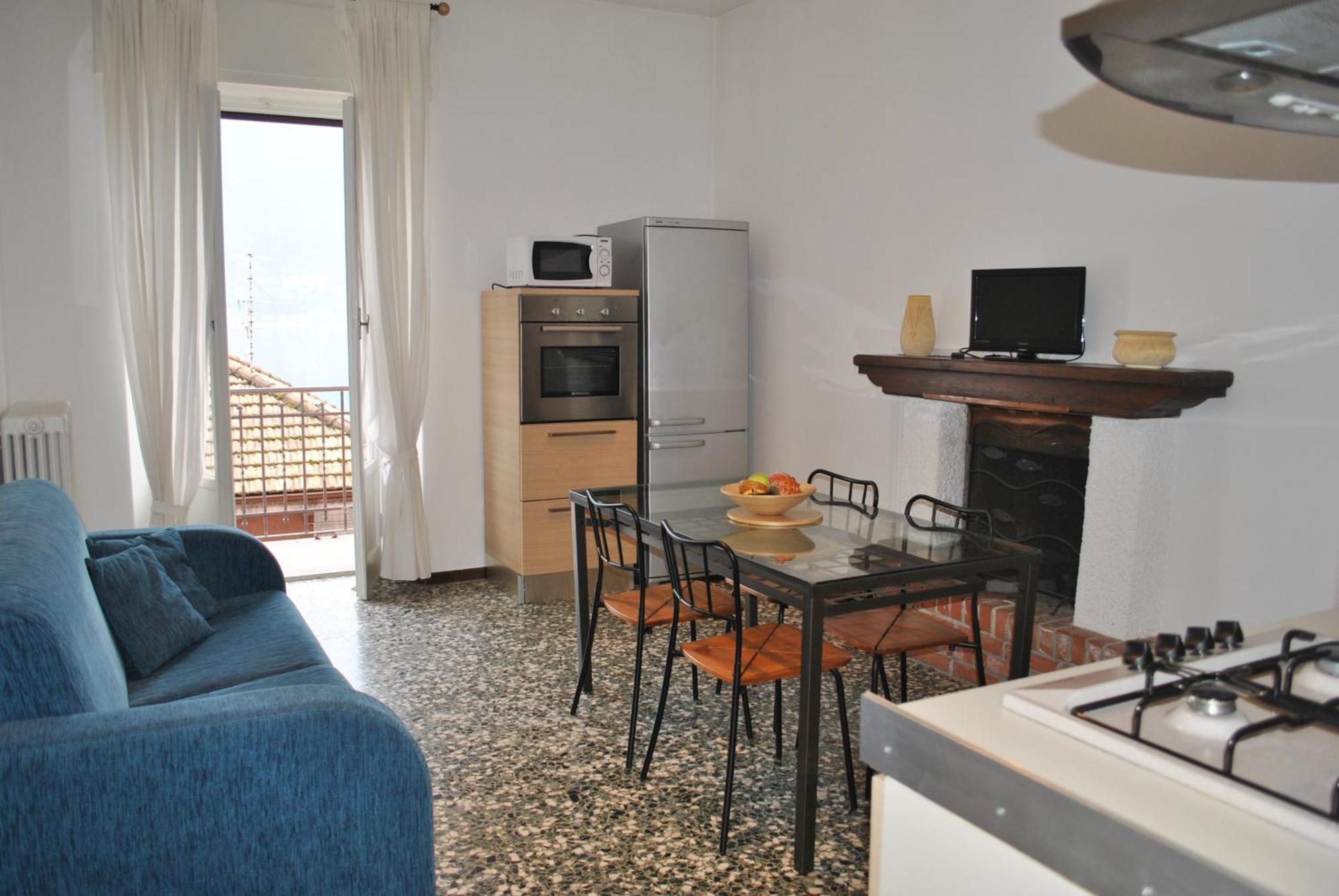 The Romantic Village House - Apartments With Lake View Colonno Exteriör bild