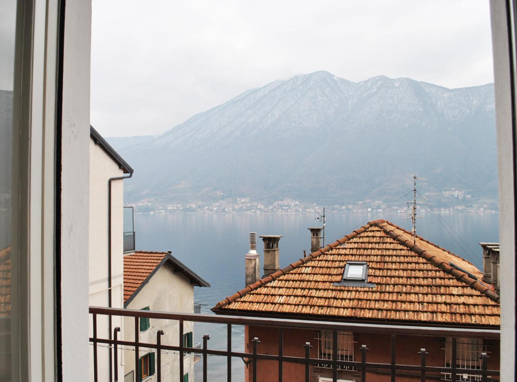 The Romantic Village House - Apartments With Lake View Colonno Exteriör bild