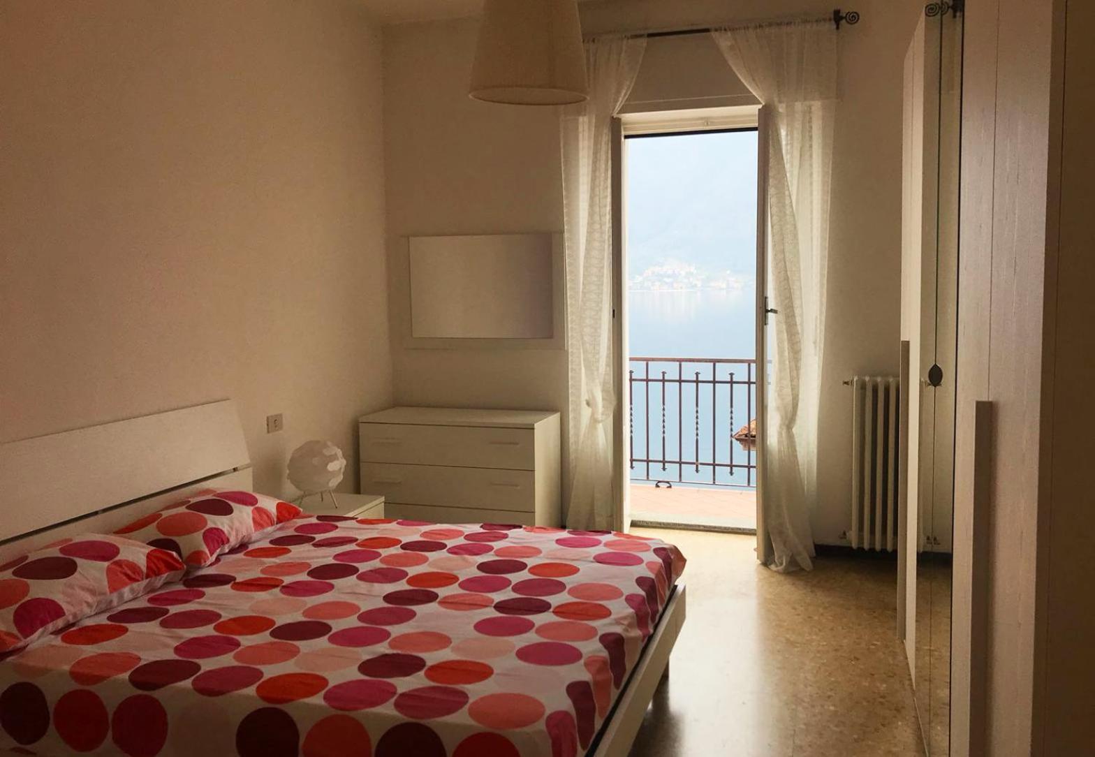 The Romantic Village House - Apartments With Lake View Colonno Exteriör bild